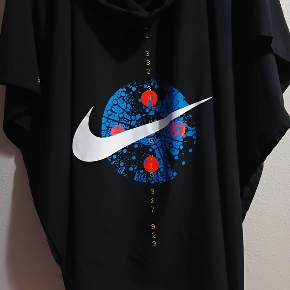 Nike New York Poncho - Picture 4 of 10